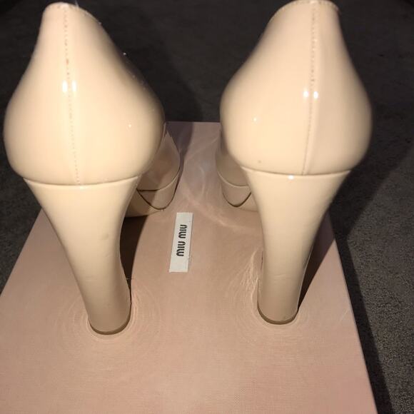 MIU MIU CLASSIC PEEP TOE NUDE PATENT LEATHER HEELS - Picture 6 of 8